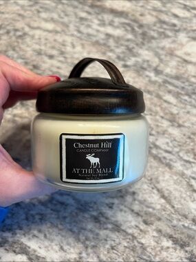 Chestnut Hill At The Mall Cream Soy Blend Candle NWOT